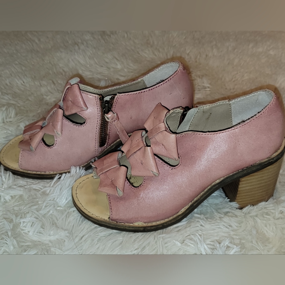 Latigo - Anthropologie - Size 6M - Pink Bows Peep Toe Block Heel - EUC - 3" Heel